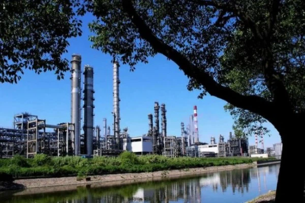 Mexico's Trion Ultra-deepwater Oil Field Is Expected To Reach A Peak Daily Production Of 100,000 Barrels